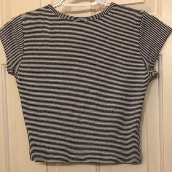 Brandy Melville top with flowers embroidery - Picture 4 of 4